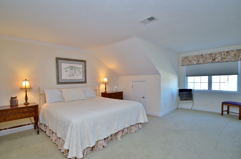 Virtual Tour of 5 Brierly Circle Unit 5, Millbury, Massachusetts