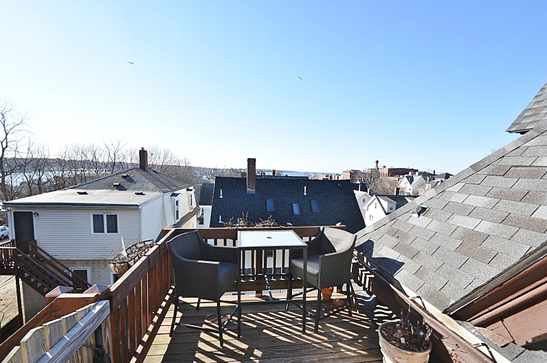 Virtual Tour of 31 Chestnut St. Unit 3, Gloucester, Massachusetts 01930 Condo TourVista