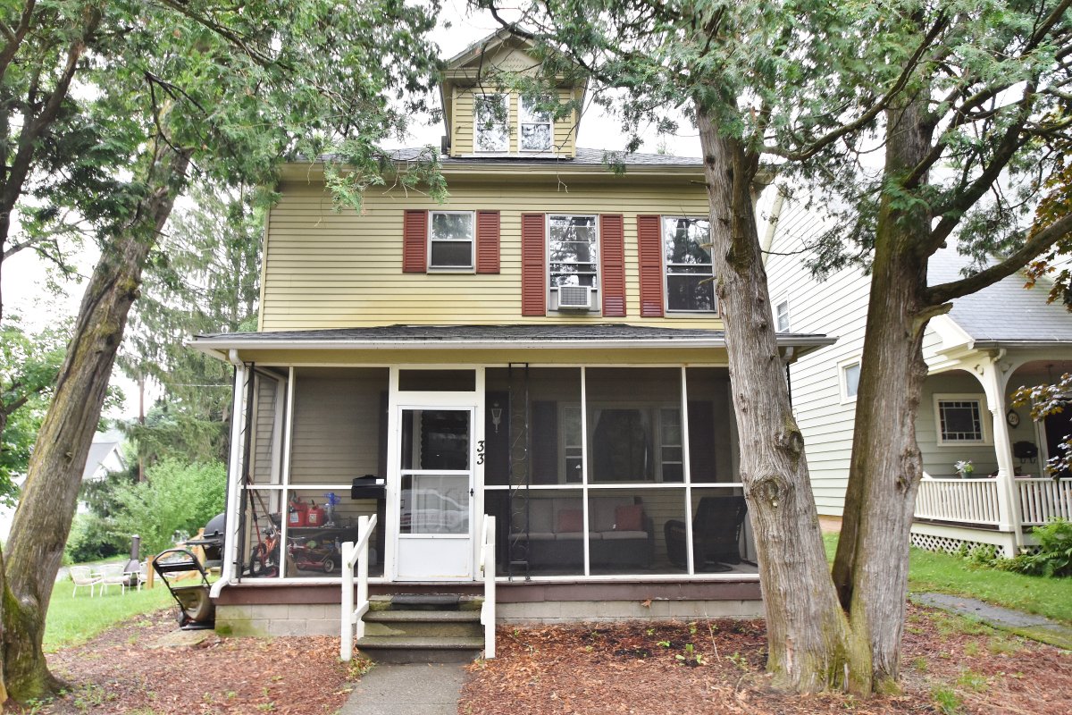 Virtual Tour of 33 N Walnut Street, Clinton, Massachusetts 01510