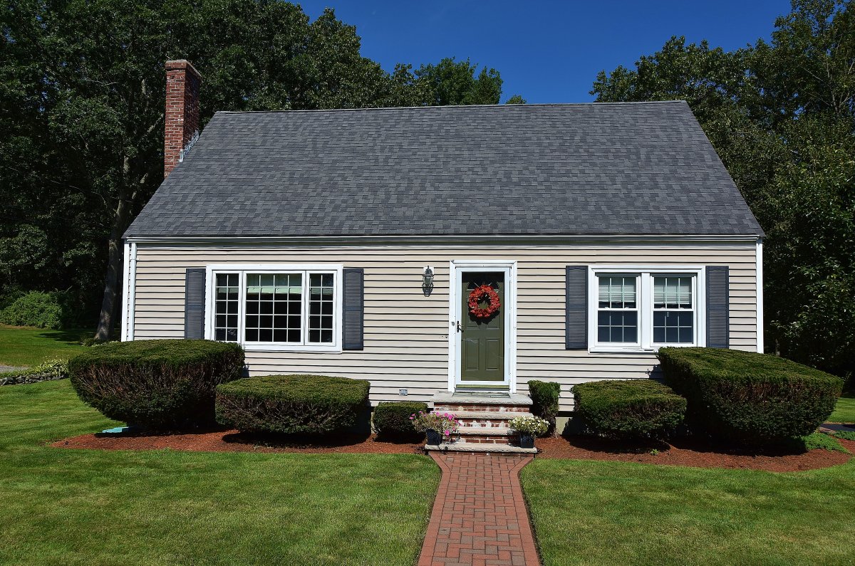 Virtual Tour of 10 Briscoe Street, Woburn, Massachusetts 01801 Single