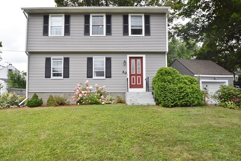 Virtual Tour of 20 Highland Park Road, Rutland, Massachusetts 01543 Single Family Home TourVista