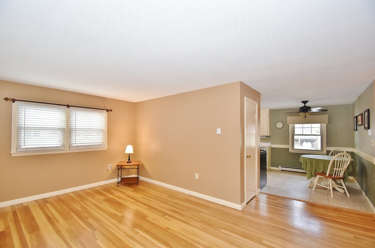 Virtual Tour of 9 Beaverbrook Road, Westford, Massachusetts 01886