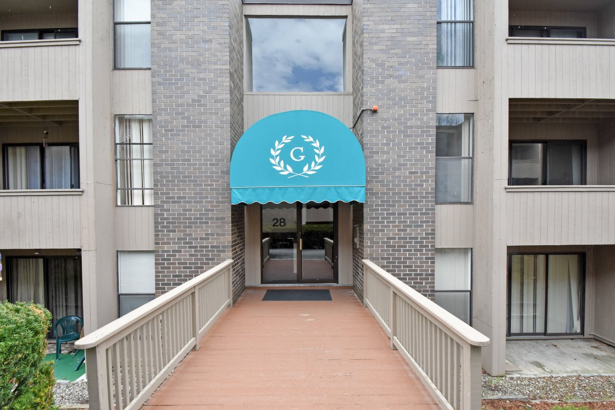 Virtual Tour of 28 Shrewsbury Green Dr Unit D, Shrewsbury