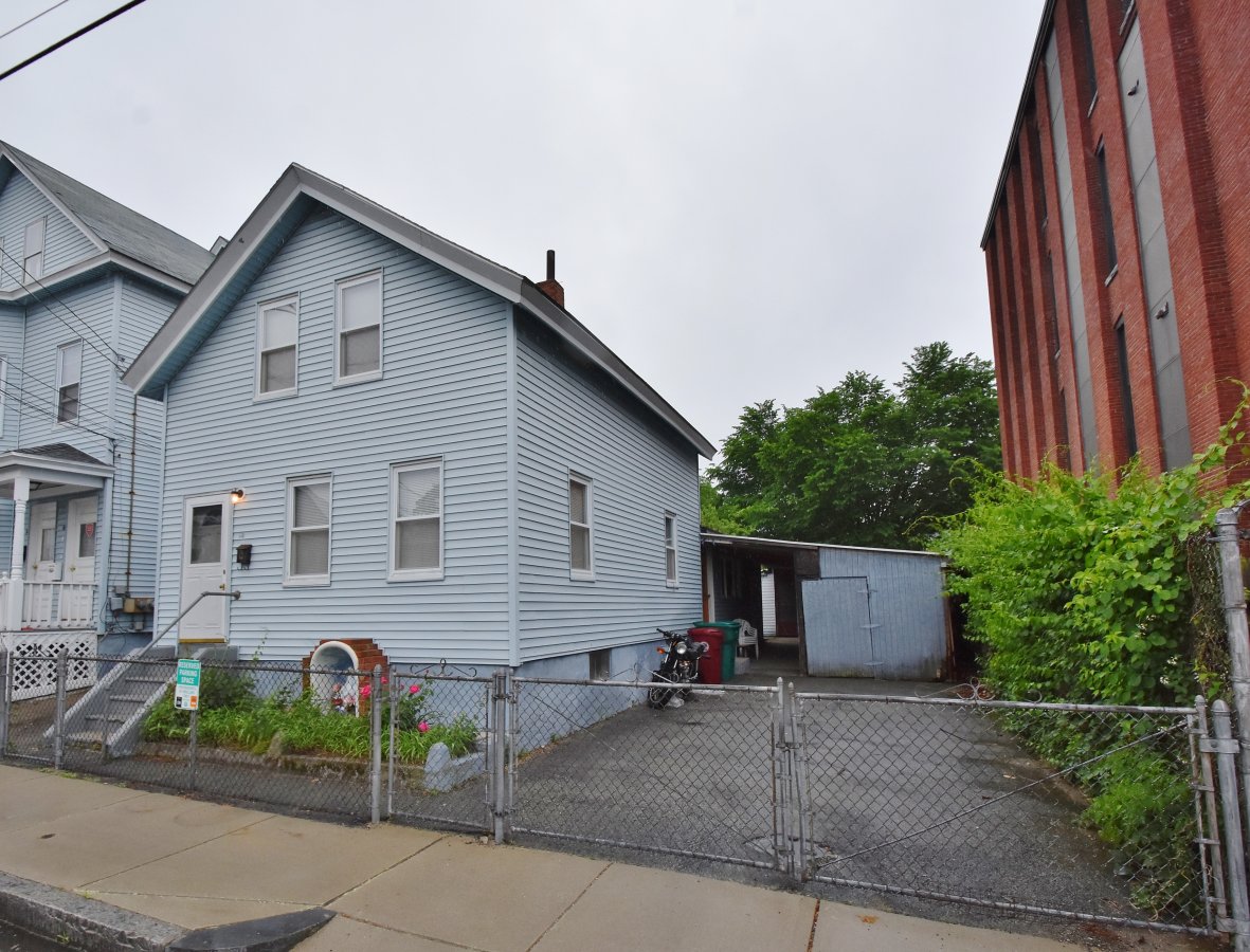 Virtual Tour of 18 Newhall Street, Lowell, Massachusetts 01852 Single