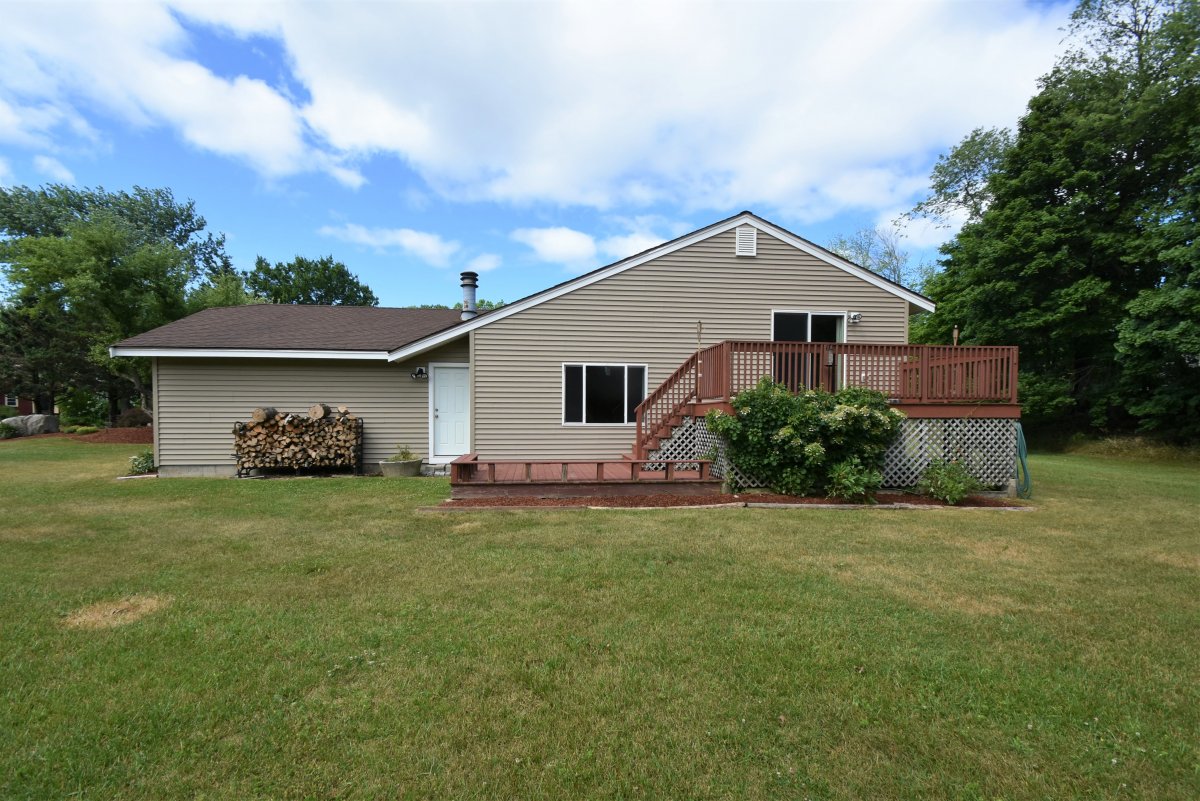 Virtual Tour of 4 Tanglewood Drive, Chelmsford, Massachusetts 01824