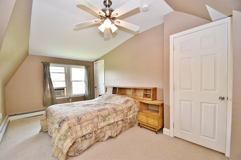 Virtual Tour of 147 Vineland Ave, East Longmeadow, Massachusetts 01028 Single Family Home