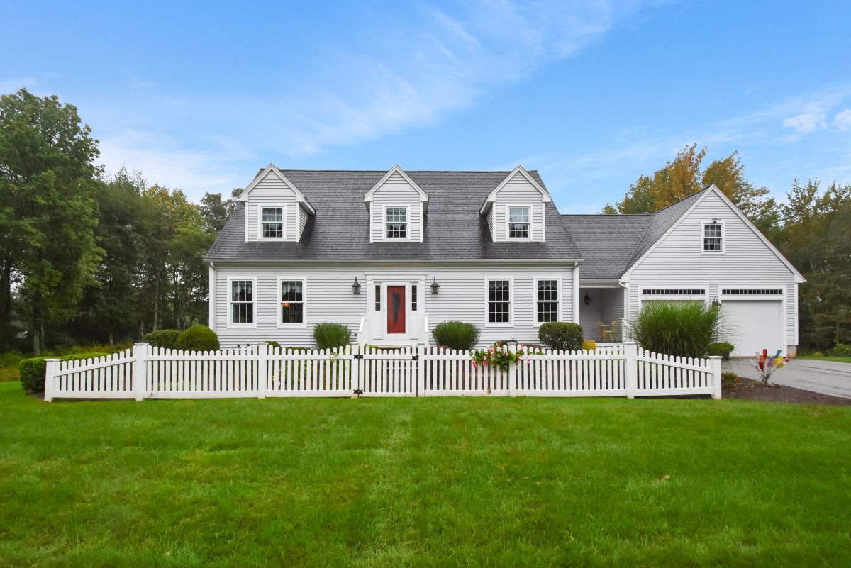Virtual Tour of 42 Miscoe Rd, Mendon, Massachusetts 01756 Single