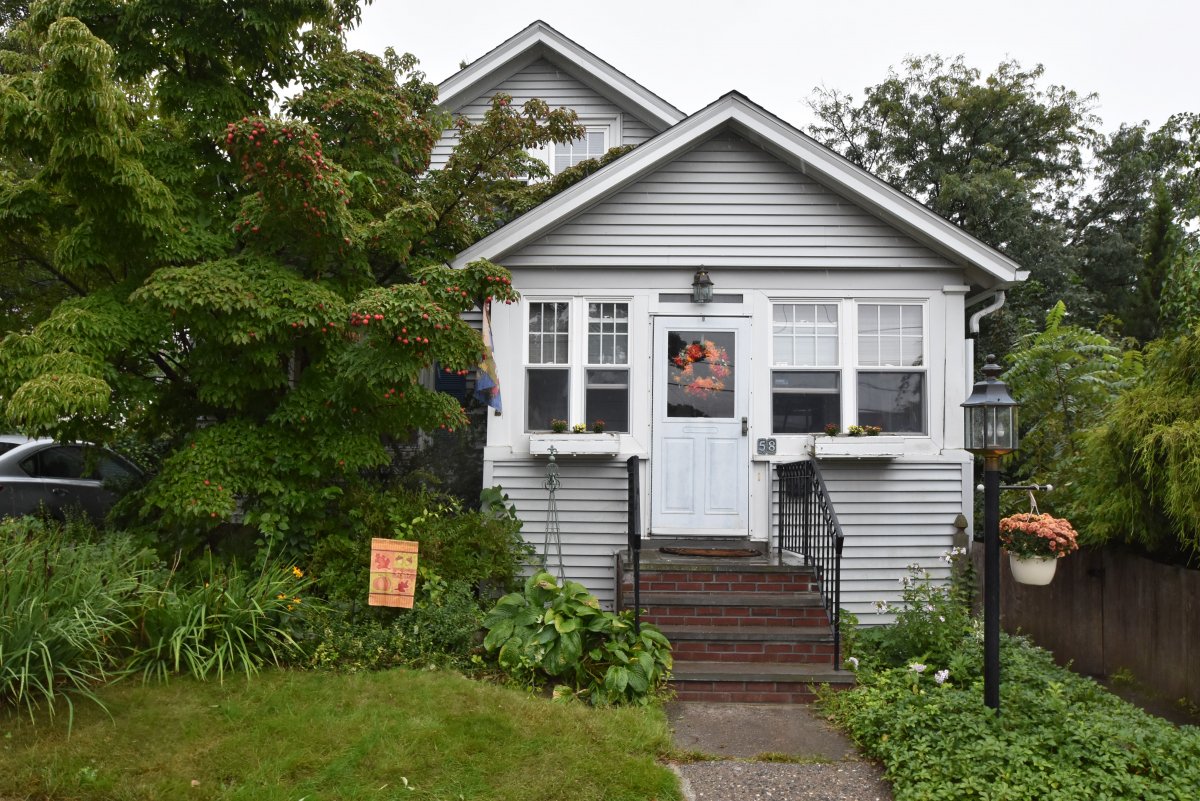 Virtual Tour of 58 Summerhill Ave, Worcester, Massachusetts 01606