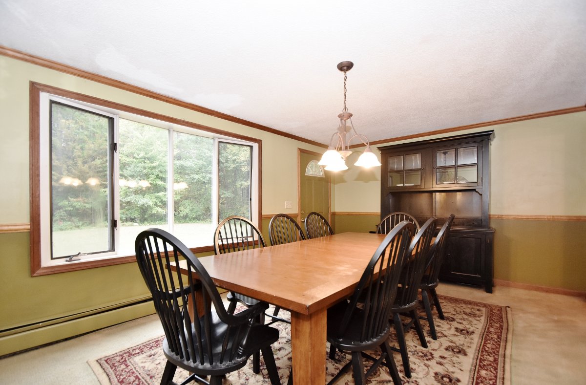 Virtual Tour of 61 Barker Hill Rd, Townsend, Massachusetts 01469