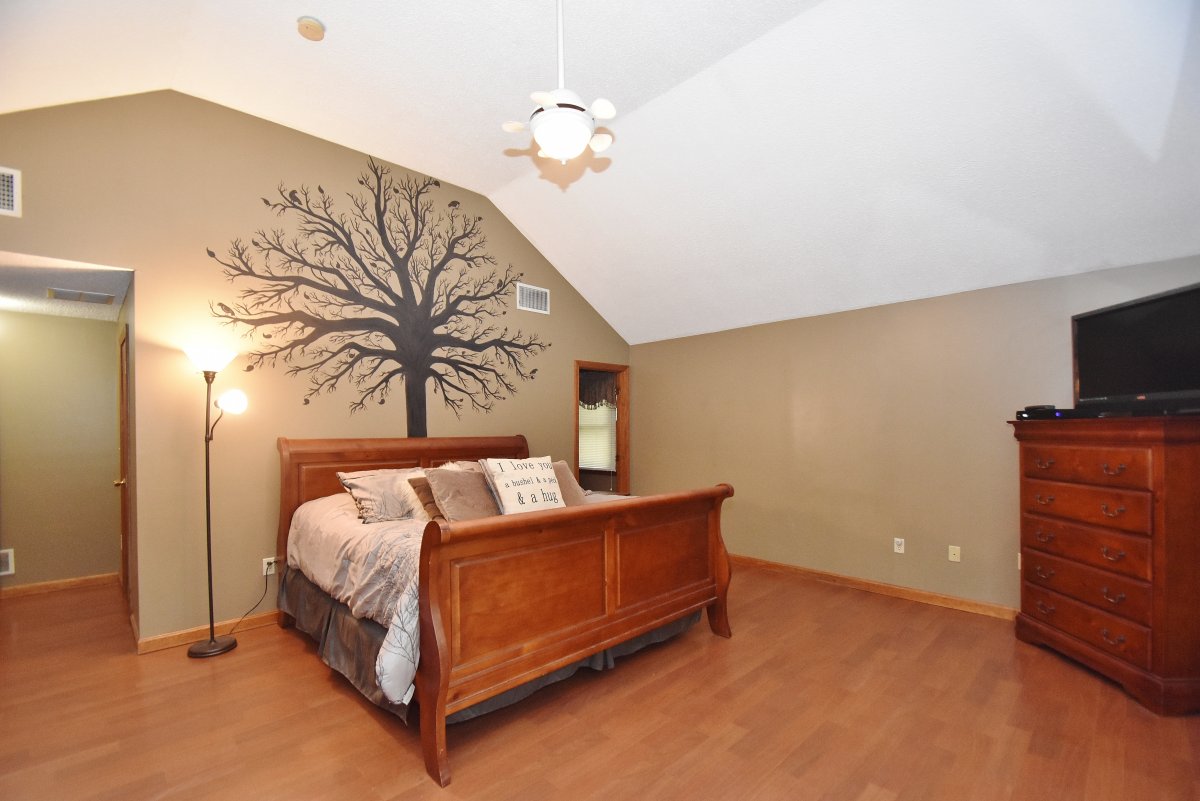 Virtual Tour of 61 Barker Hill Rd, Townsend, Massachusetts 01469