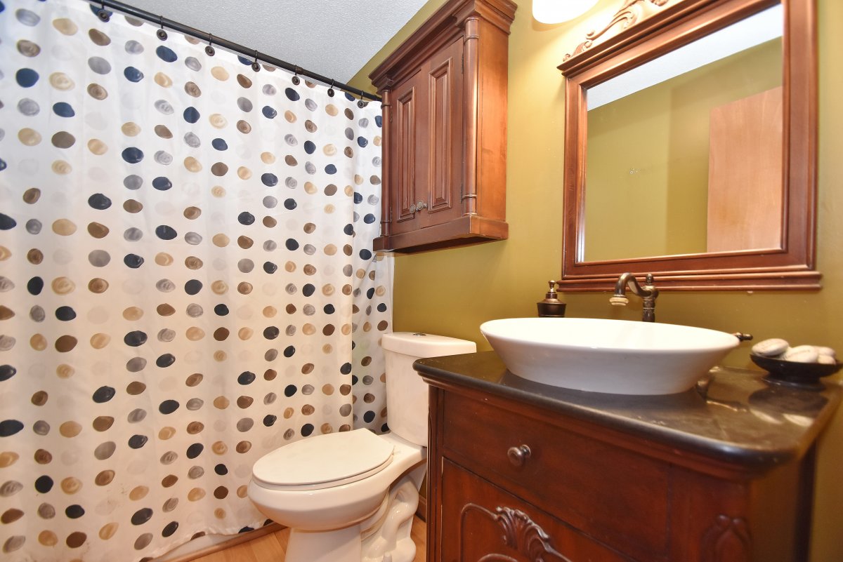 Virtual Tour of 61 Barker Hill Rd, Townsend, Massachusetts 01469