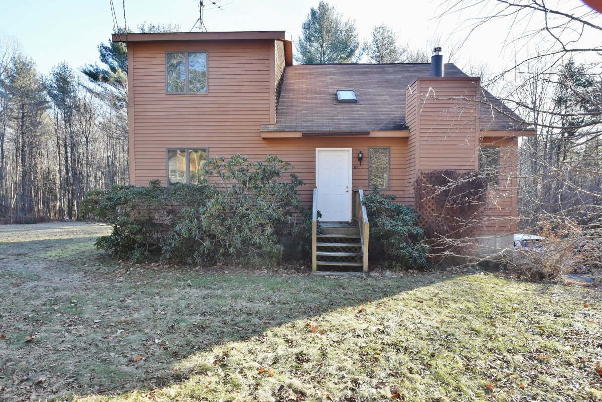 Virtual Tour of 69 Barker Hill Rd, Townsend, Massachusetts 01469