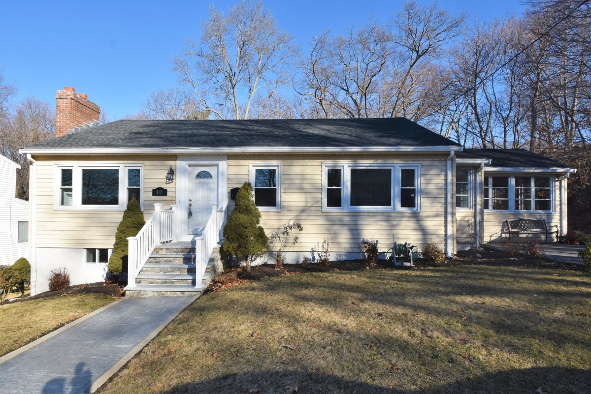 Virtual Tour of 10 Marie Avenue, Stoneham, Massachusetts 02180 Single