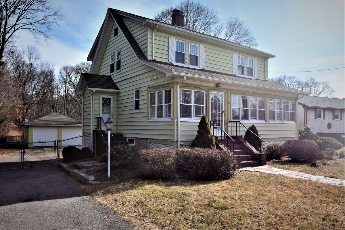 Virtual Tour of 56 White St, South Weymouth, Massachusetts 02190