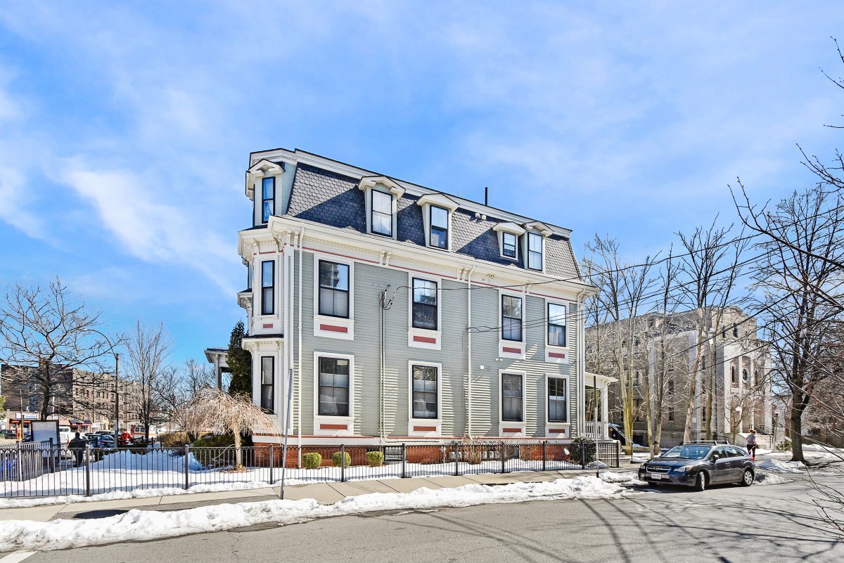 Virtual Tour of 400 Broadway Unit 8, Somerville, Massachusetts 02145