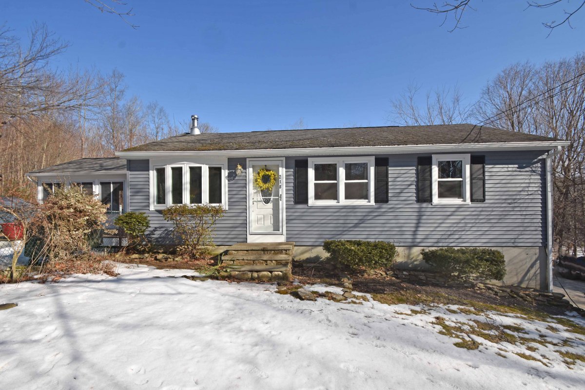 Virtual Tour of 218 N Sturbridge Road, Charlton, Massachusetts 01507