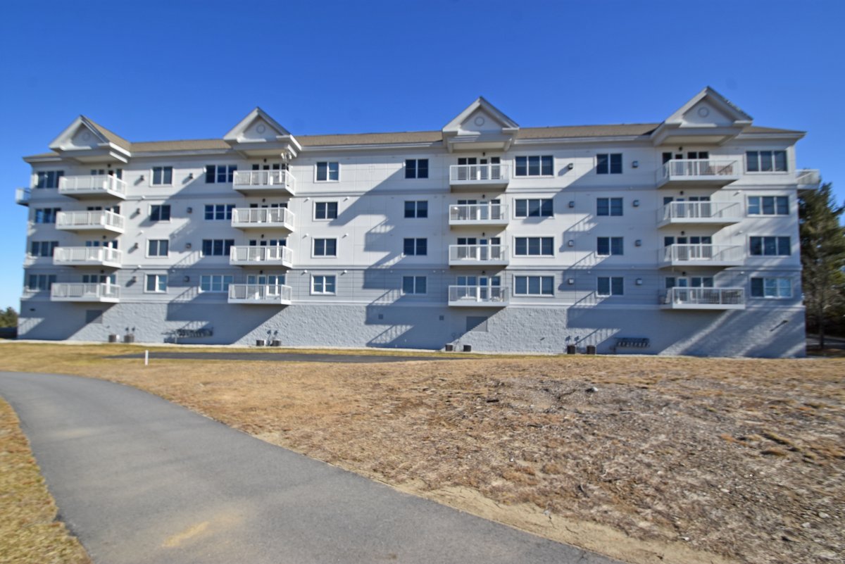 Virtual Tour of 18201 Mountain Laurels Dr Unit 201, Nashua, New