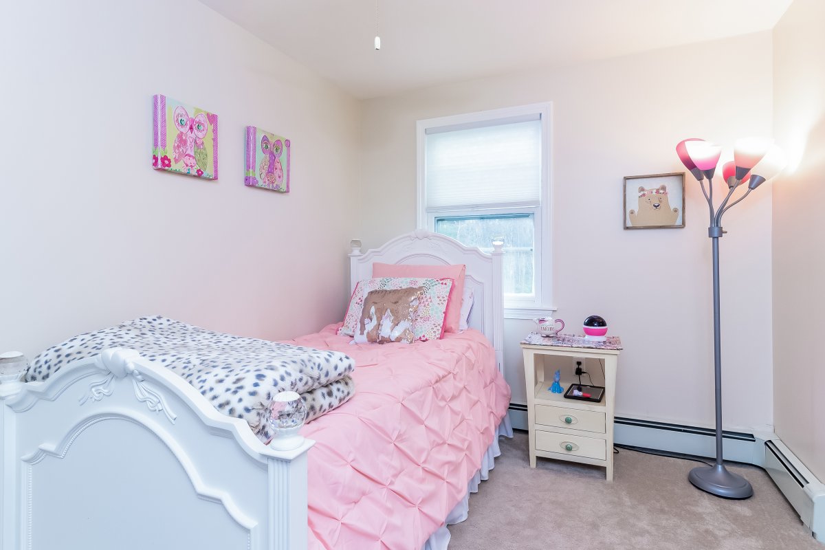 Virtual Tour of 36 Newton Avenue, Tewksbury, Massachusetts 01876