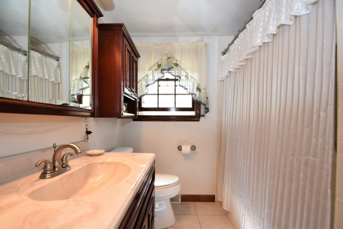 Virtual Tour of 264 Elm St., Halifax, Massachusetts 02338 Single