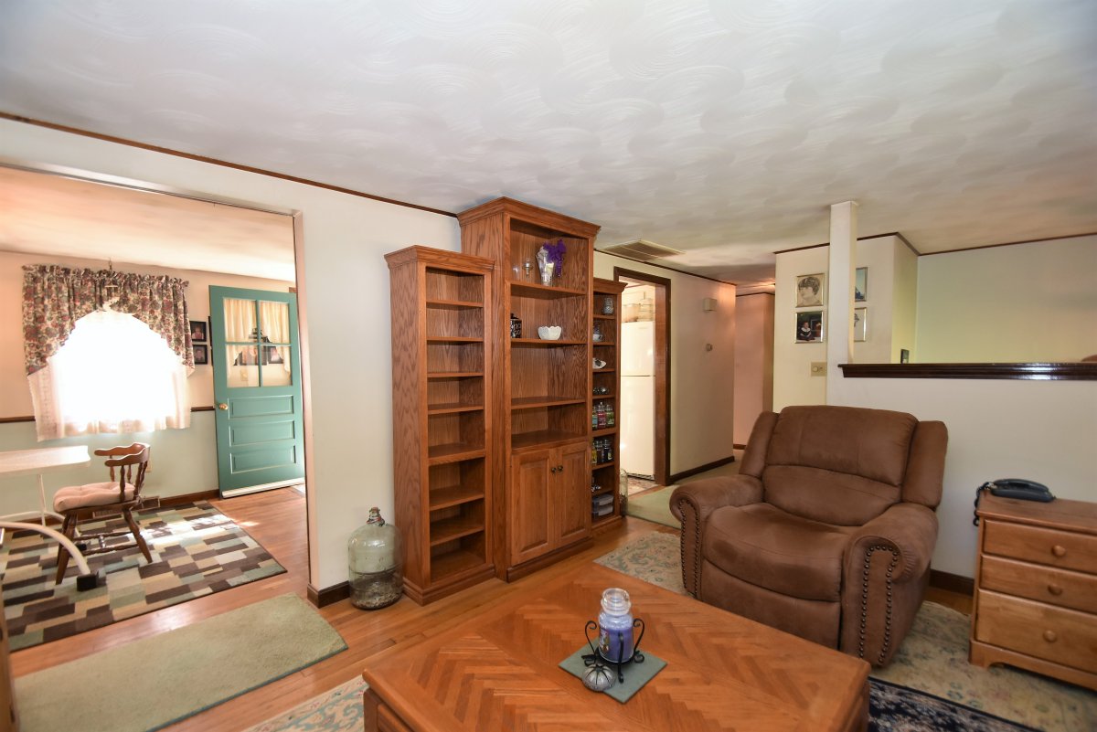 Virtual Tour of 264 Elm St., Halifax, Massachusetts 02338 Single