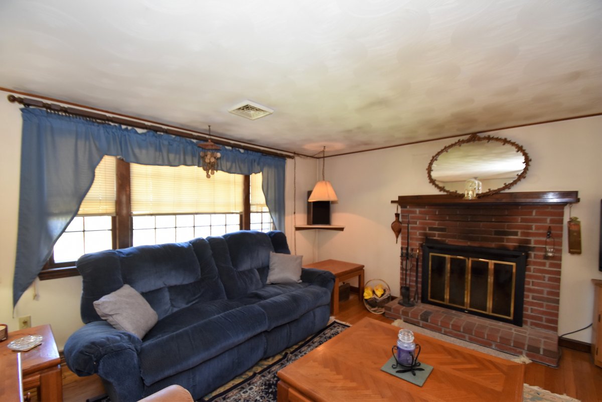 Virtual Tour of 264 Elm St., Halifax, Massachusetts 02338 Single