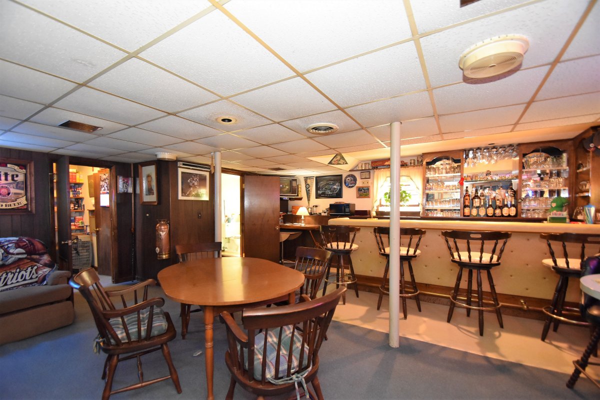 Virtual Tour of 264 Elm St., Halifax, Massachusetts 02338 Single