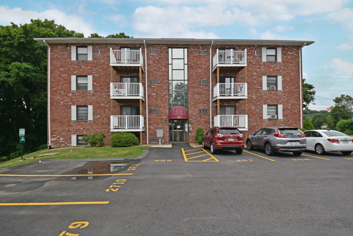 Virtual Tour of 25 Hosmer St Unit 6, Marlborough, Massachusetts 01752