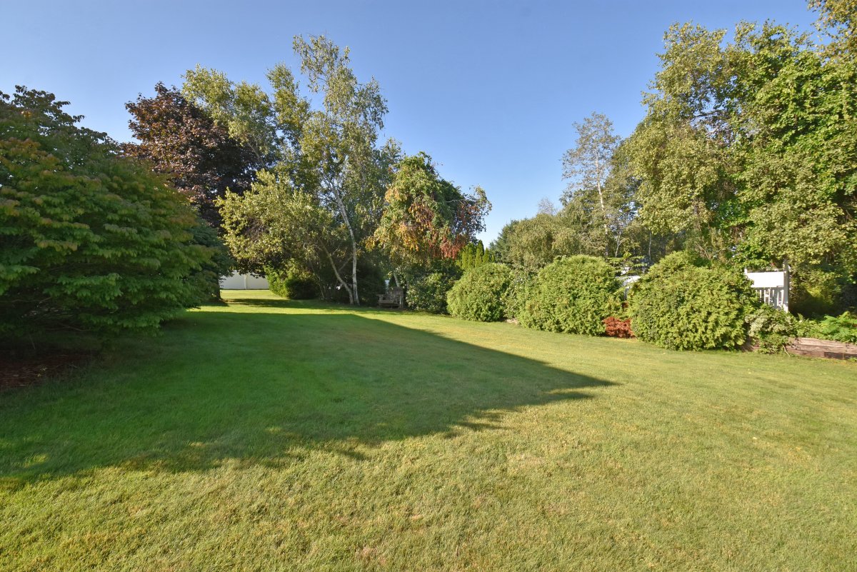 Virtual Tour of 41 Comstock Rd, Leominster, Massachusetts 01453