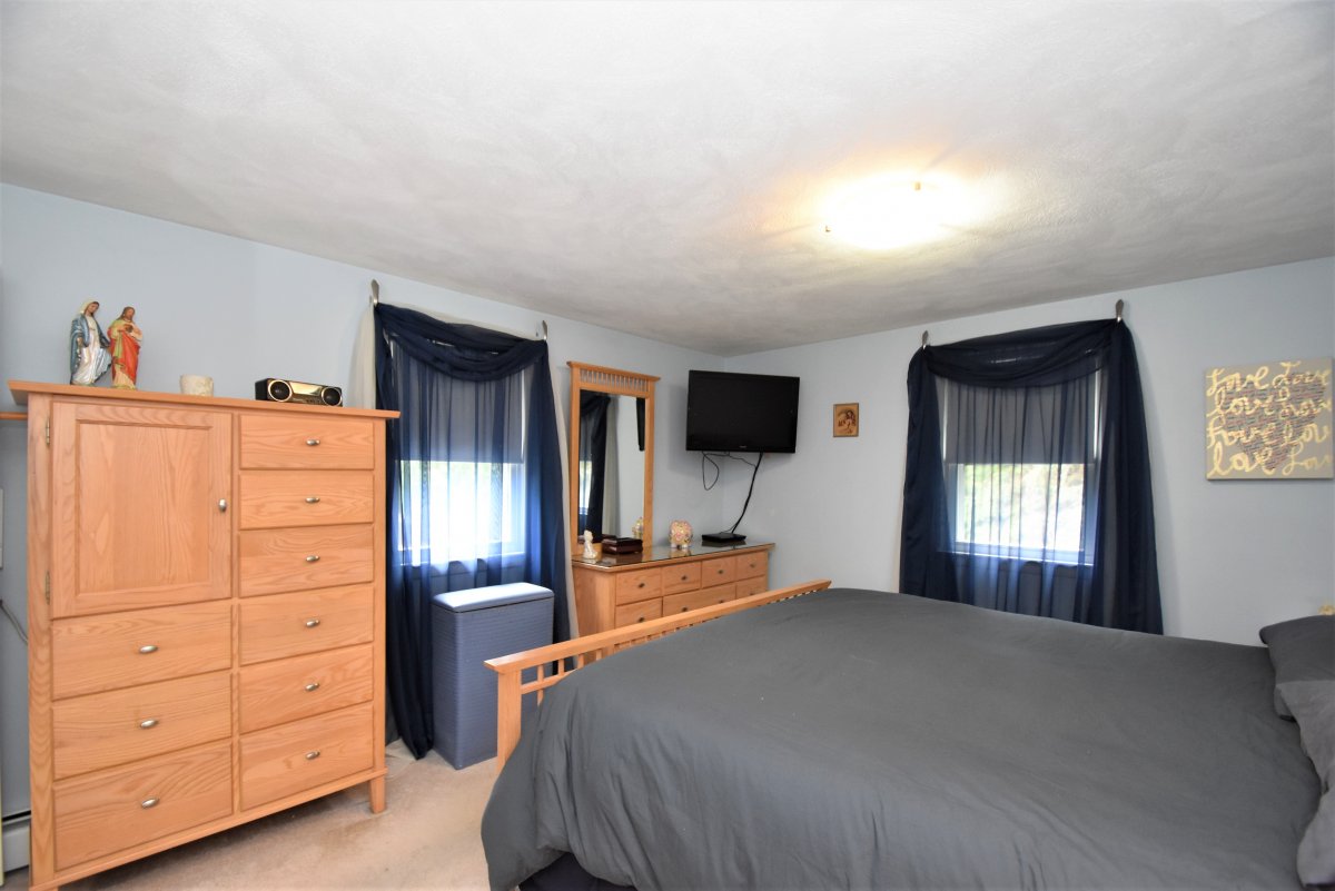 Virtual Tour of 56 Red Gate Lane, Reading, Massachusetts 01867 Single