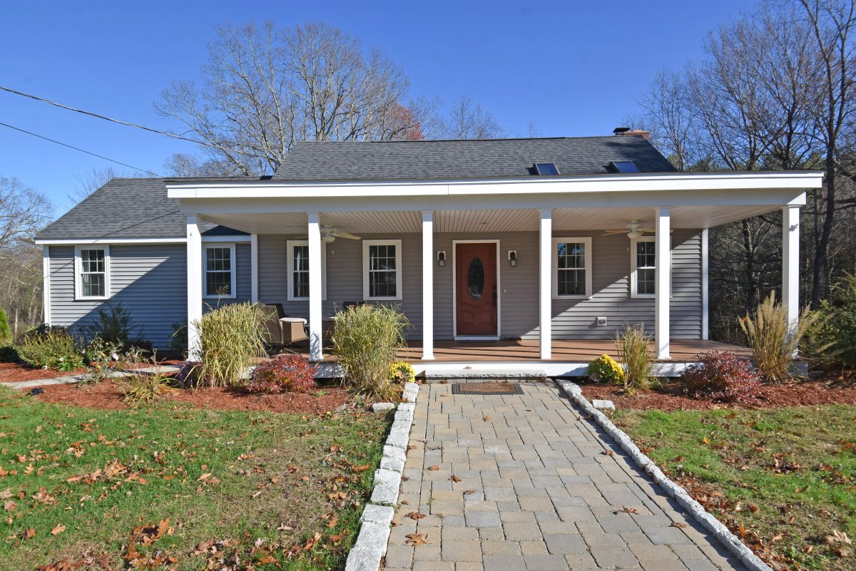Virtual Tour of 405 East Hill Rd, Oakham, Massachusetts 01068 Single Family Home TourVista