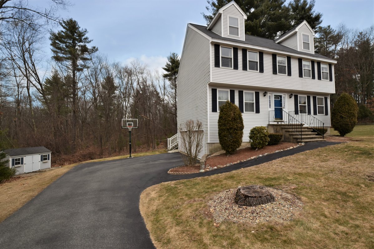 Virtual Tour of 121 Germano Drive, Tewksbury, Massachusetts 01876
