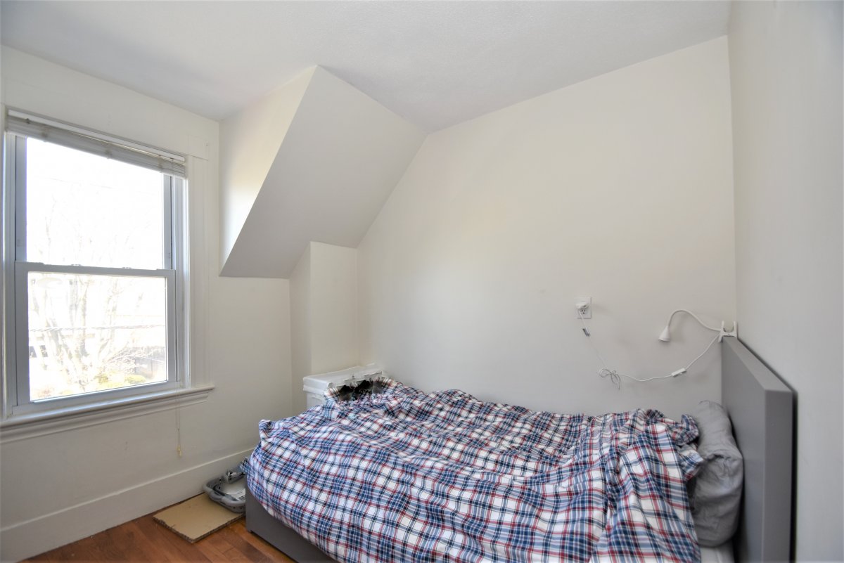 Virtual Tour of 16 Central St, Waltham, Massachusetts 02453 Single Family Home TourVista