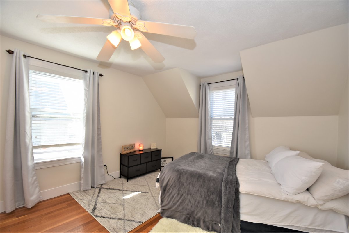 Virtual Tour of 16 Central St, Waltham, Massachusetts 02453 Single Family Home TourVista