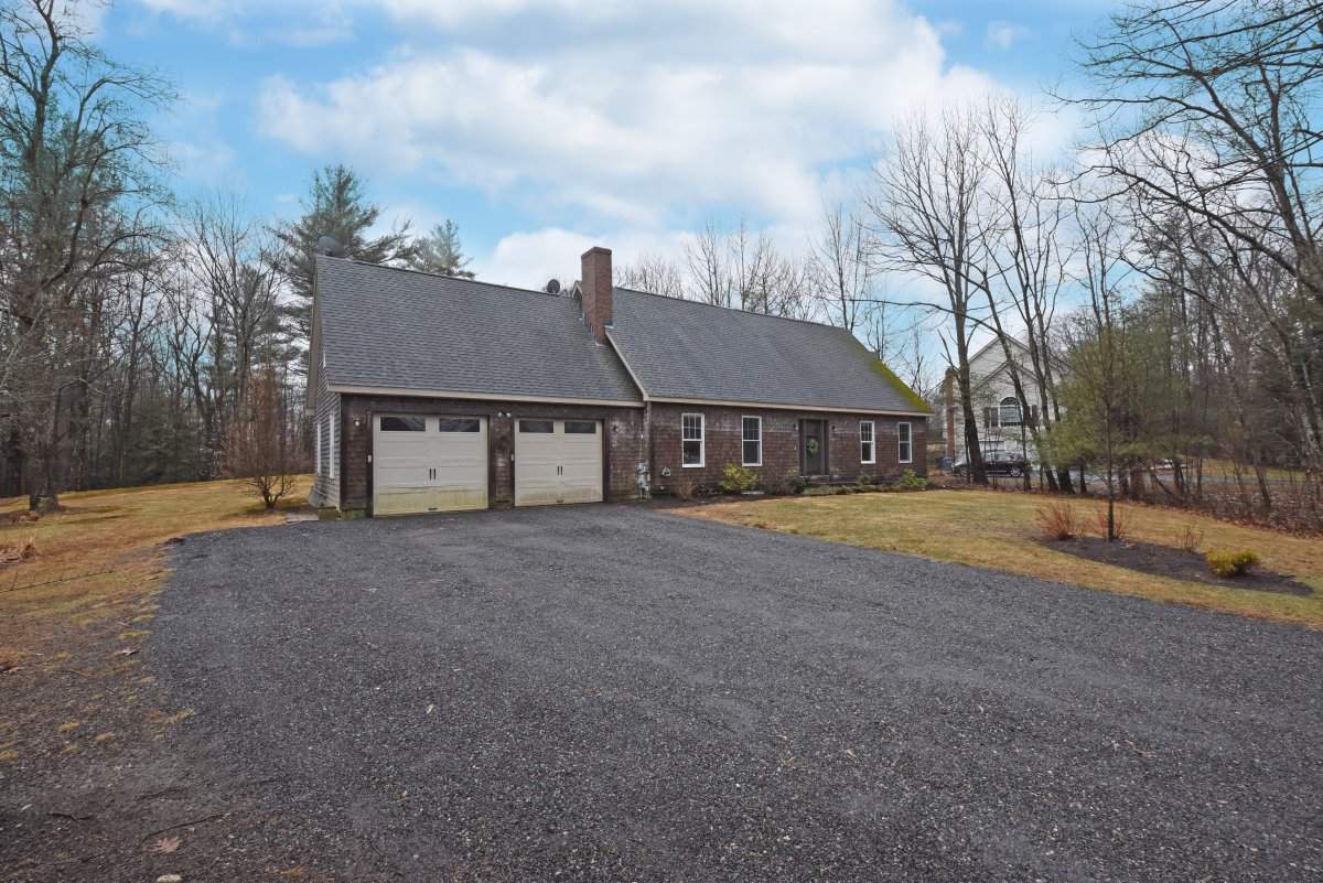 Virtual Tour of 256 Glenwood Rd, Rutland, Massachusetts 01543 Single