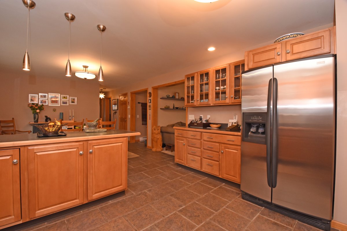 Virtual Tour of 256 Glenwood Rd, Rutland, Massachusetts 01543 Single