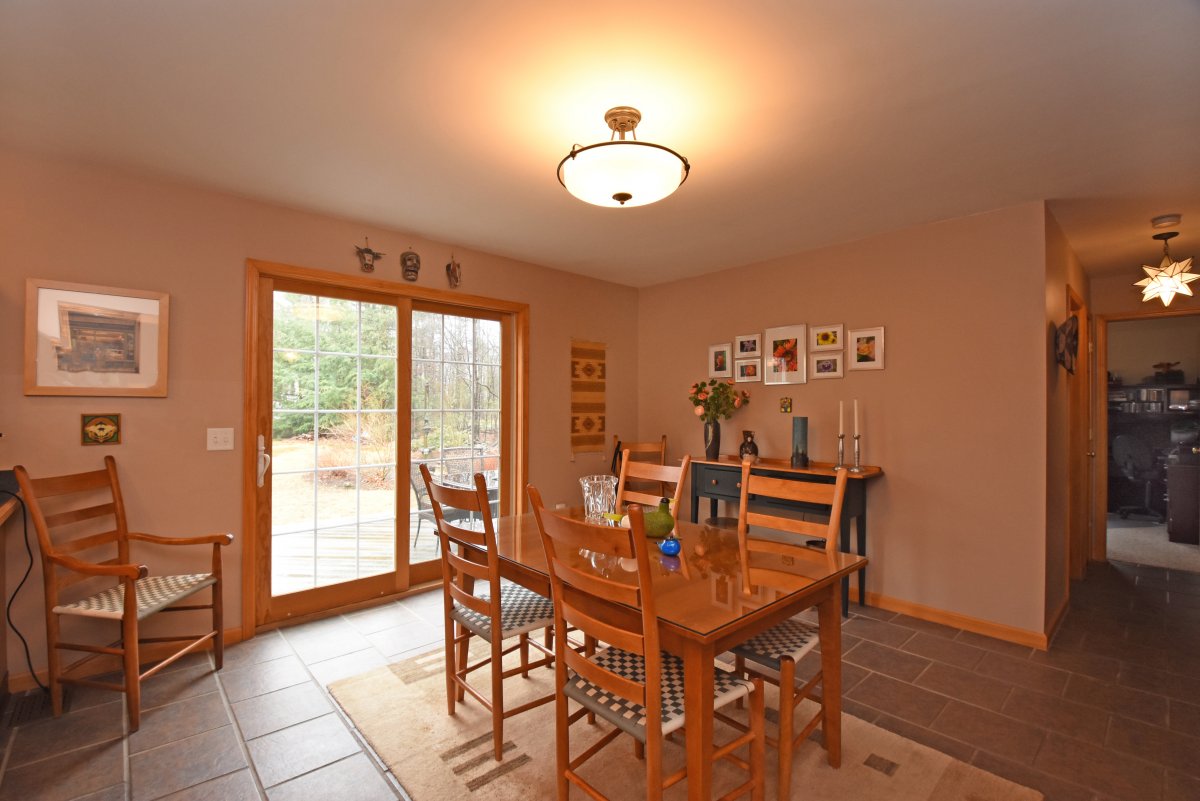 Virtual Tour of 256 Glenwood Rd, Rutland, Massachusetts 01543 Single