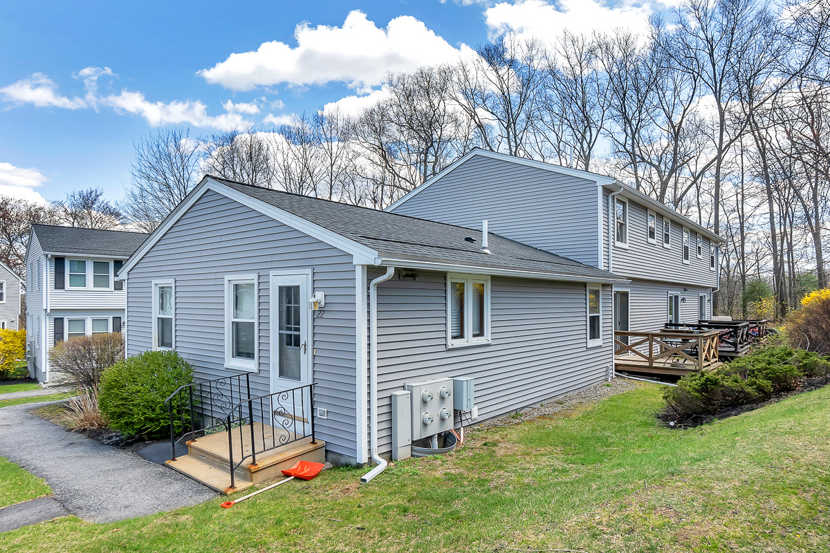Virtual Tour of 270 Sunderland Rd Unit 23, Worcester, Massachusetts