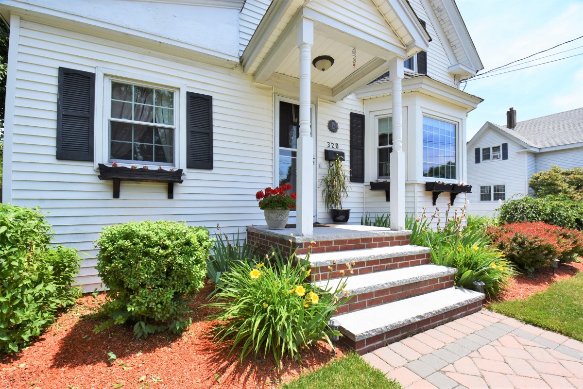 Virtual Tour of 320 Morton Street, Stoughton, Massachusetts 02072