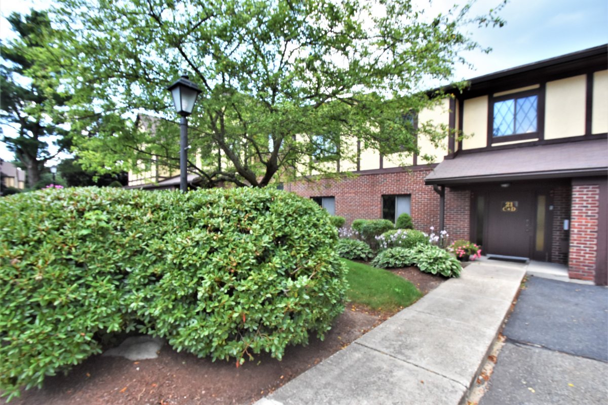 Virtual Tour of 21 Rainbow Pond Dr, Unit D2, Walpole, Massachusetts