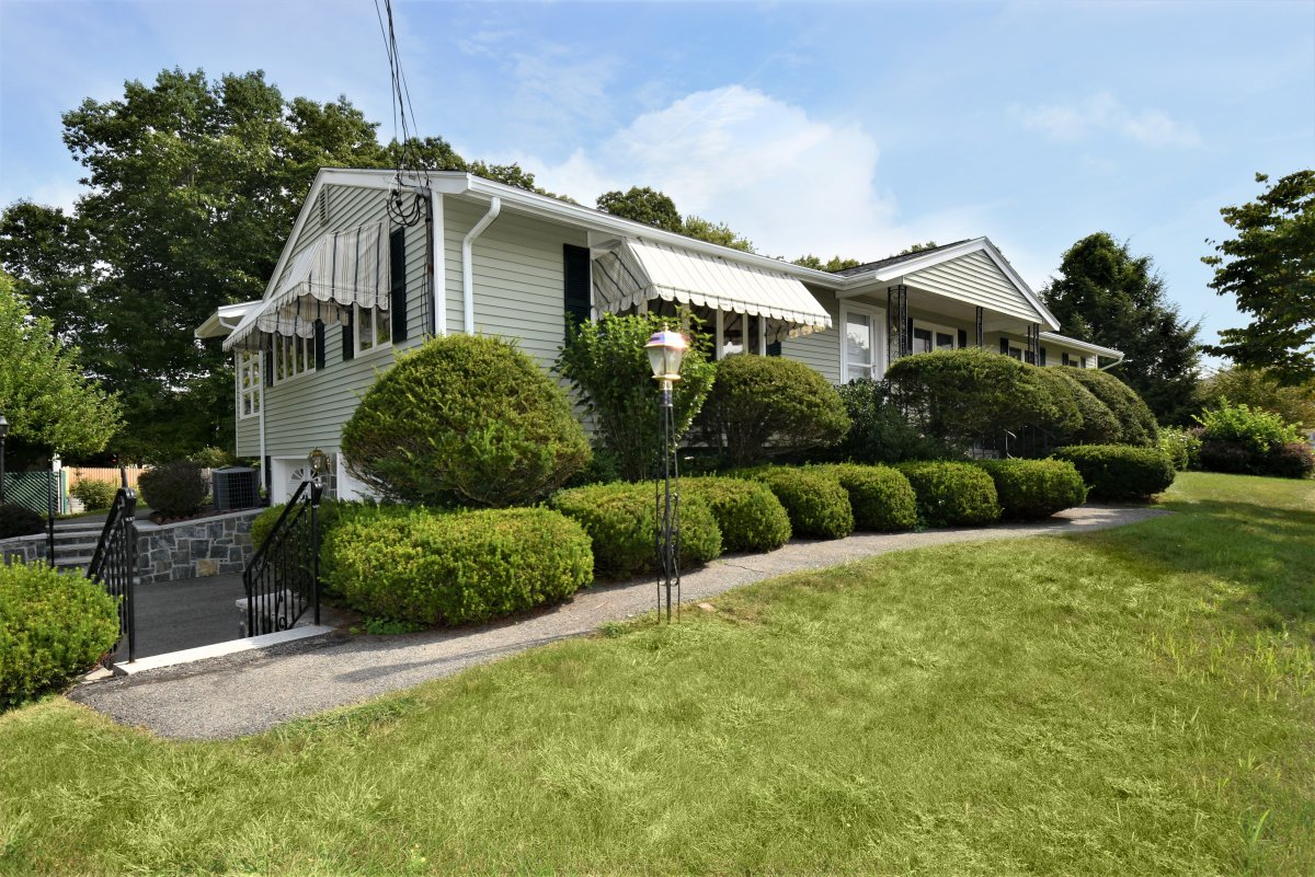 Virtual Tour of 109 Flower Lane, Dracut, Massachusetts 01826 Single