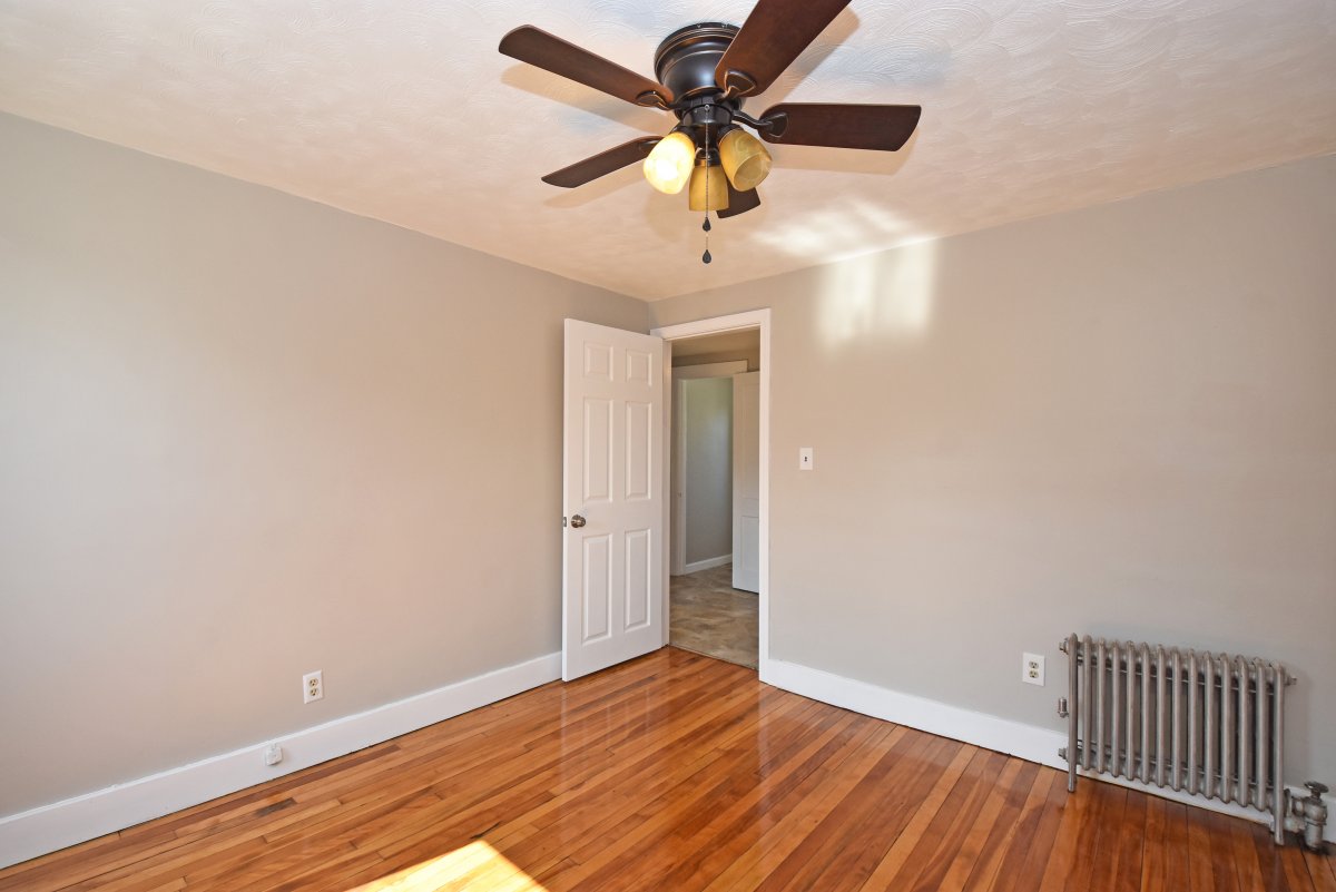 Virtual Tour of 33 Marsh Ave, Worcester, Massachusetts 01605 Multi