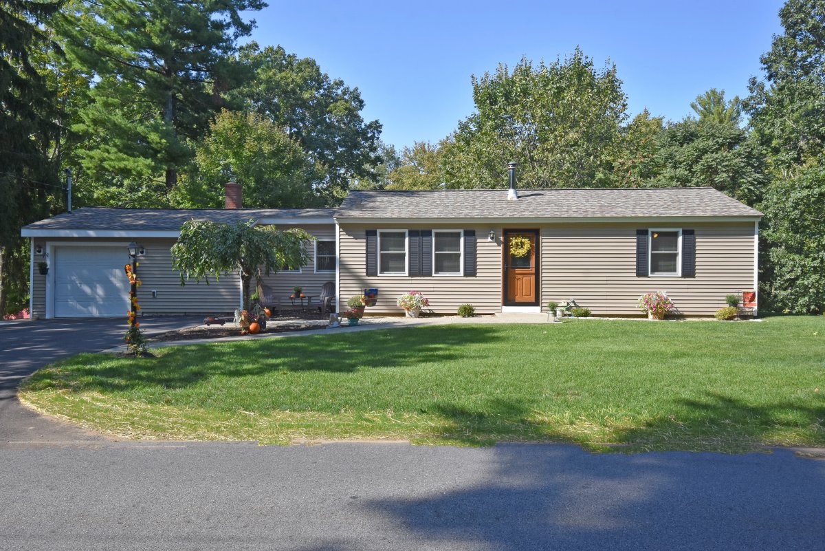 Virtual Tour of 738 Fowler Rd, Northbridge, Massachusetts 01534