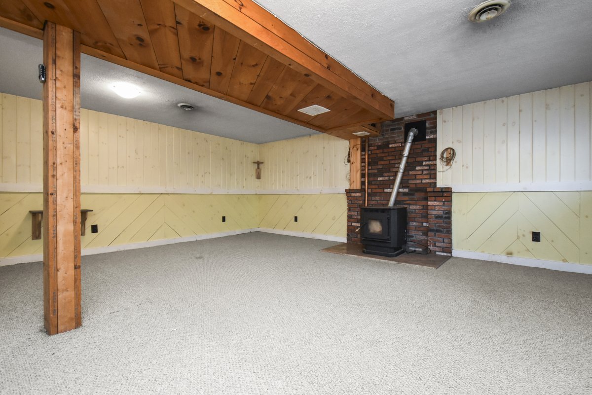 Virtual Tour of 100 Warren Rd, Townsend, Massachusetts 01469 Single Family Home TourVista