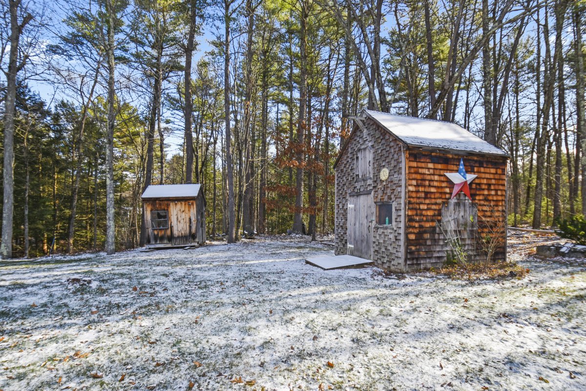 Virtual Tour of 100 Warren Rd, Townsend, Massachusetts 01469 Single Family Home TourVista