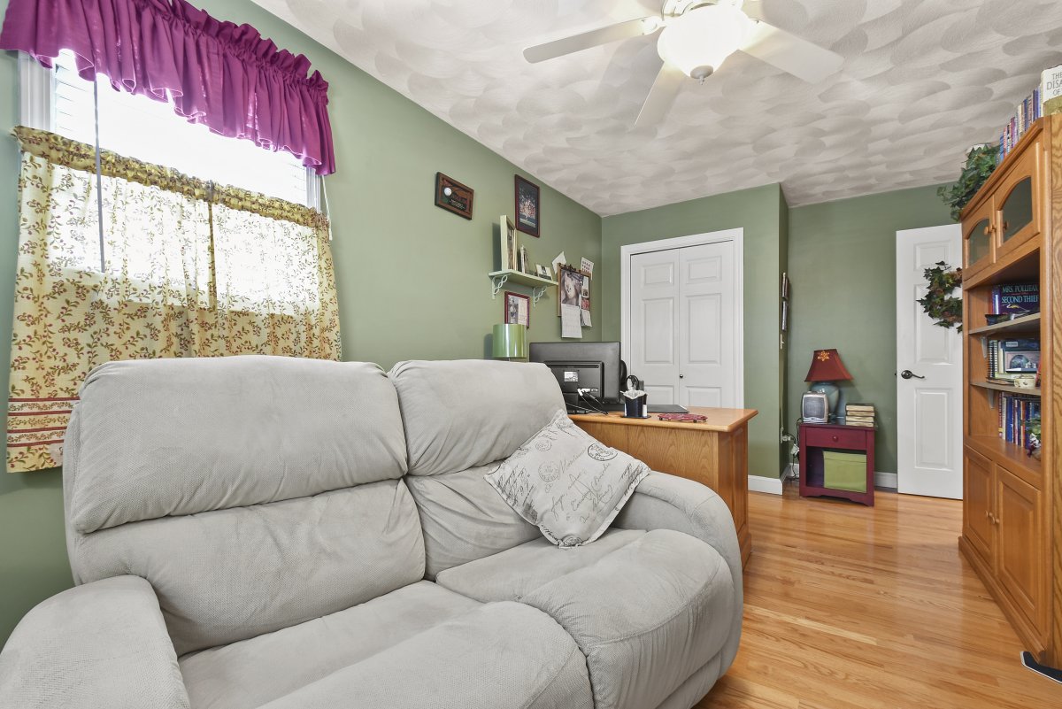 Virtual Tour of 32 Silver Street, Haverhill, Massachusetts 01832