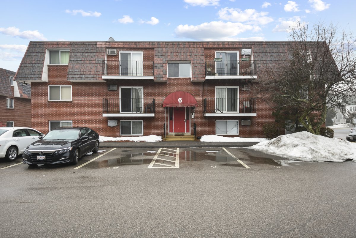 Virtual Tour of 6 Apricot Street Unit 8, Worcester, Massachusetts