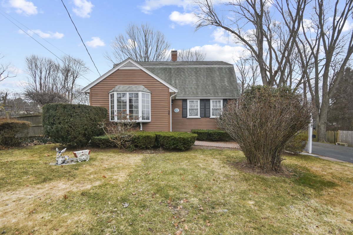 Virtual Tour of 36 Talbot St, Stoughton, Massachusetts 02072 Single Family Home TourVista
