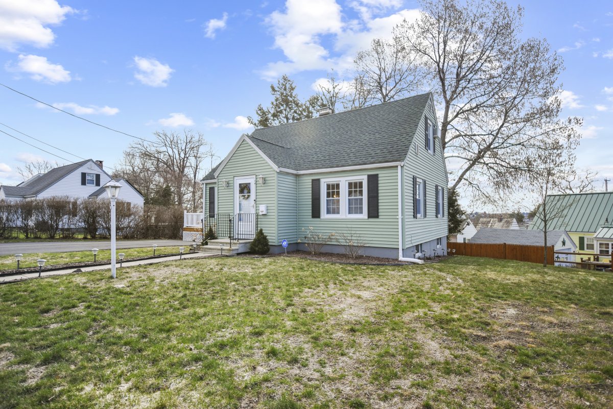 Virtual Tour of 2 Birch Hill Road, Worcester, Massachusetts 01606