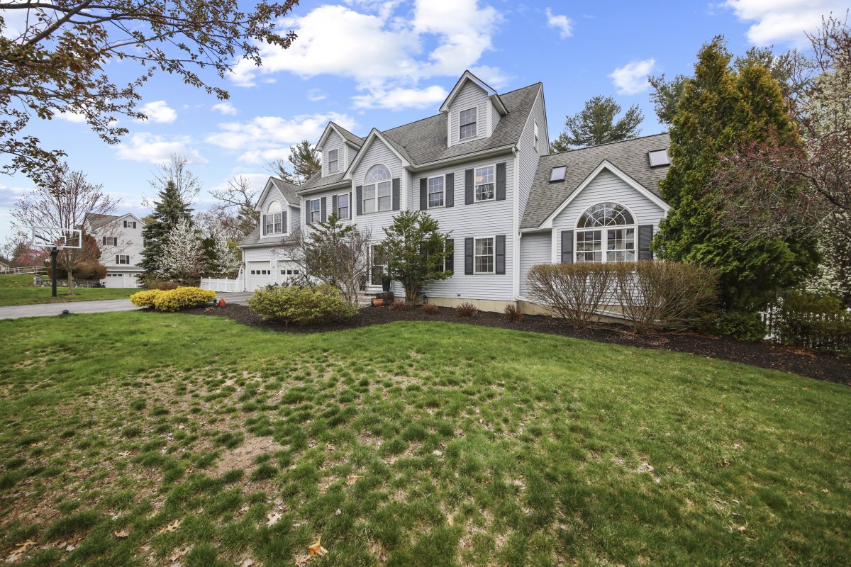 Virtual Tour of 23 Simonds Farm Road, North Billerica, Massachusetts