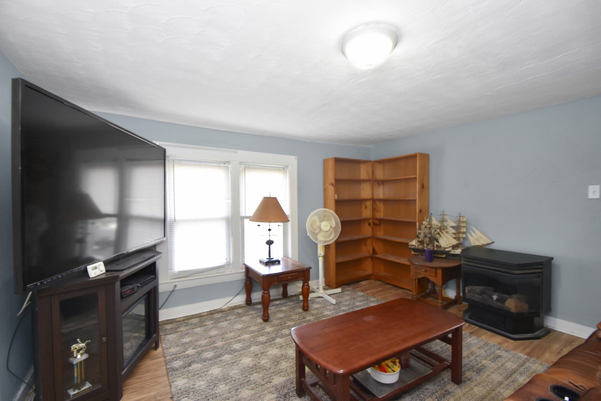 Virtual Tour of 15 Madison Street, Hyde Park, Massachusetts 02136 MultiFamily TourVista